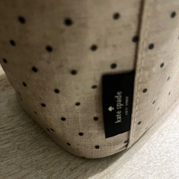 NWOT Kate Spade Cream and Black Polka Dot Lunch insulated Bag - Picture 3 of 6